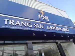 Vệ sinh cửa hàng nữ trang PNJ Quận 12 Hồ Chí Minh